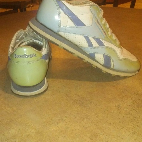 Women's Reebok Shoes - Picture 3 of 5